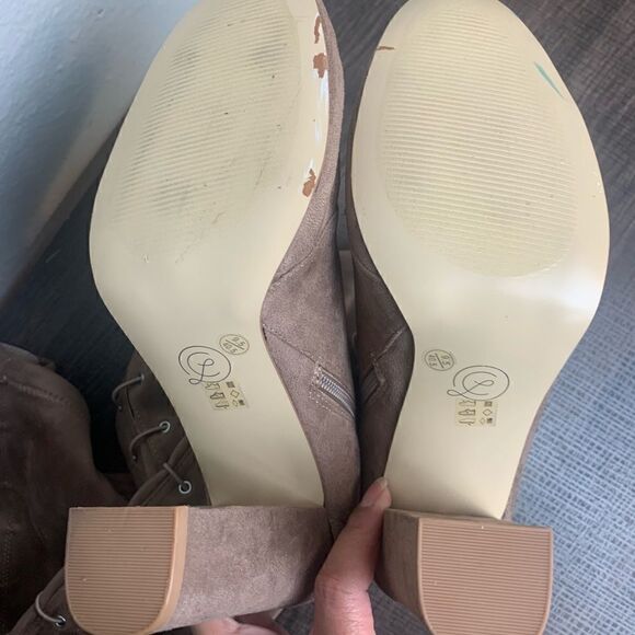 Chinese Laundry Tan Suede Over the Knee Boots tie in front 9 - Picture 5 of 8